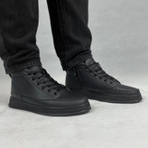 نیمبوت مردانه مدل کوبایی رنگ مشکی با طراحی شیک و کلاسیک، ساختهشده از چرم با زیره مقاوم، مناسب استایل رسمی و روزمره