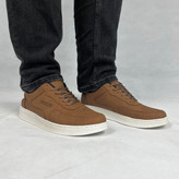 کفش روزمره مردانه مدل نوبل رنگ حنایی با طراحی کلاسیک و رویه چرمی، مناسب استفاده روزانه و محیط کار، ترکیبی از راحتی و استایل شیک مردانه