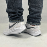نایک زوم مردانه، کفش ورزشی سفید، مناسب دویدن و استفاده روزمره