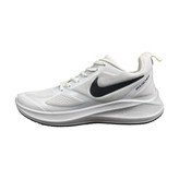 نایک زوم مردانه، کفش ورزشی سفید، مناسب دویدن و استفاده روزمره