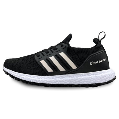 کفش اسپرت مردانه مدل آیداس (Adidas Style) با ترکیب رنگ مشکی و سفید، نمای جانبی.