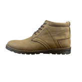 نیم بوت مردانه مدل بندی رنگ صدری، با طراحی کلاسیک و بند دار، مناسب فصل پاییز و زمستان، جنس رویه چرم مصنوعی با زیره مقاوم و ضد لغزش