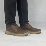 کفش طبی مردانه مدل کت (CAT) رنگ قهوهای. کفش چرم طبیعی با زیره مقاوم و کفی طبی ارگونومیک مناسب پیادهروی و استفاده روزمره