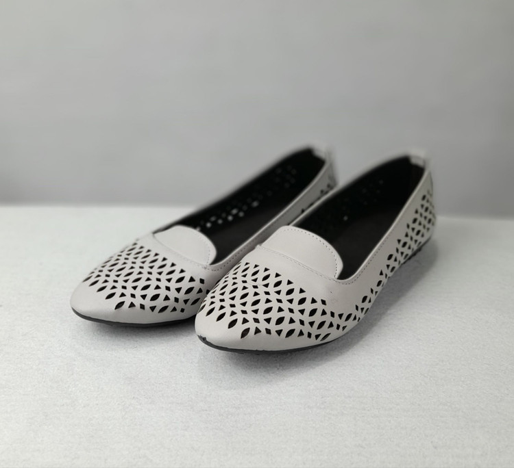 کفش کالج زنانه تابستانی طوسی با طراحی سبک